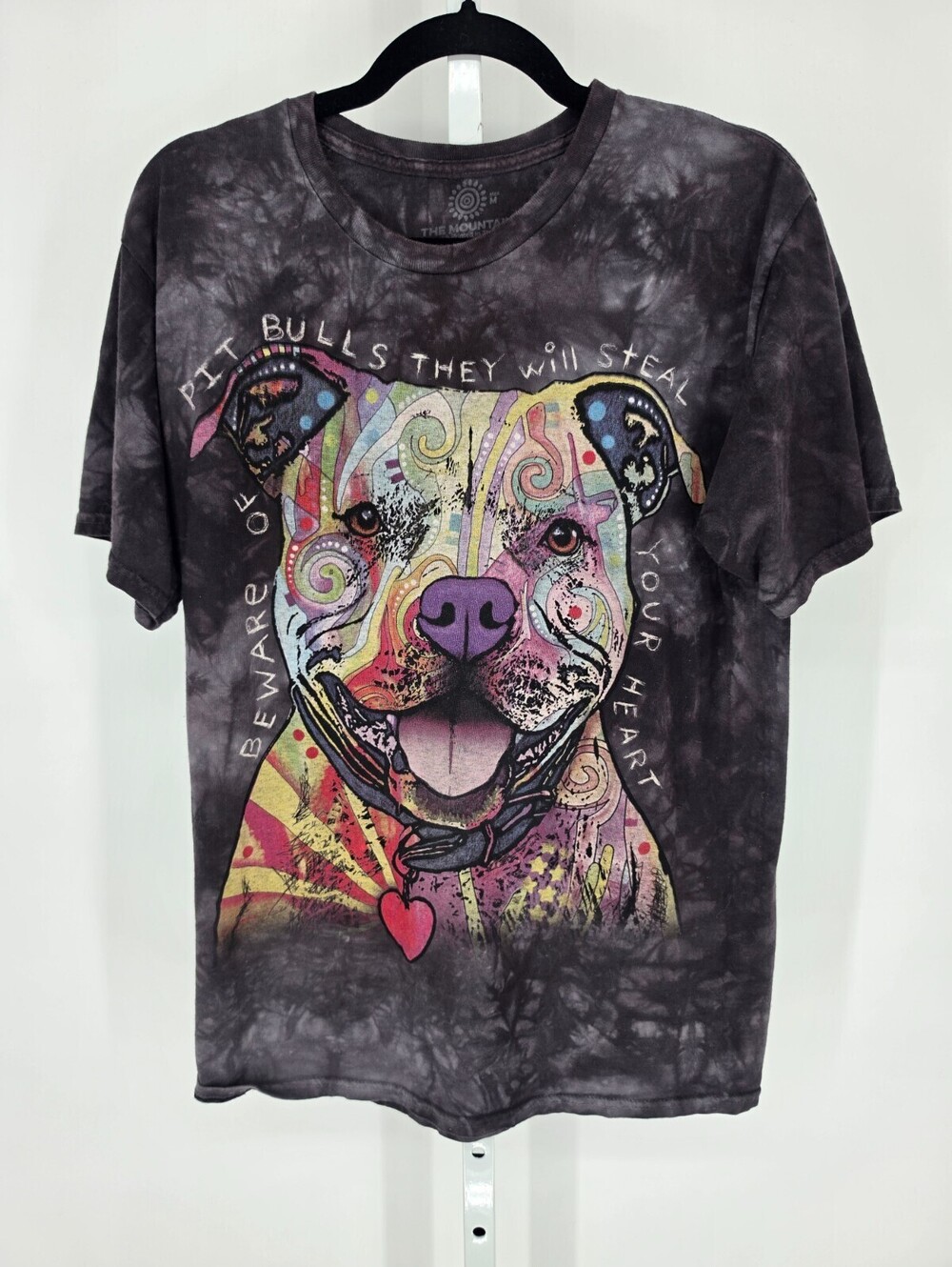 The Mountain "Beware of Pit Bulls They Will Steal Your Heart" graphic t-shirt M